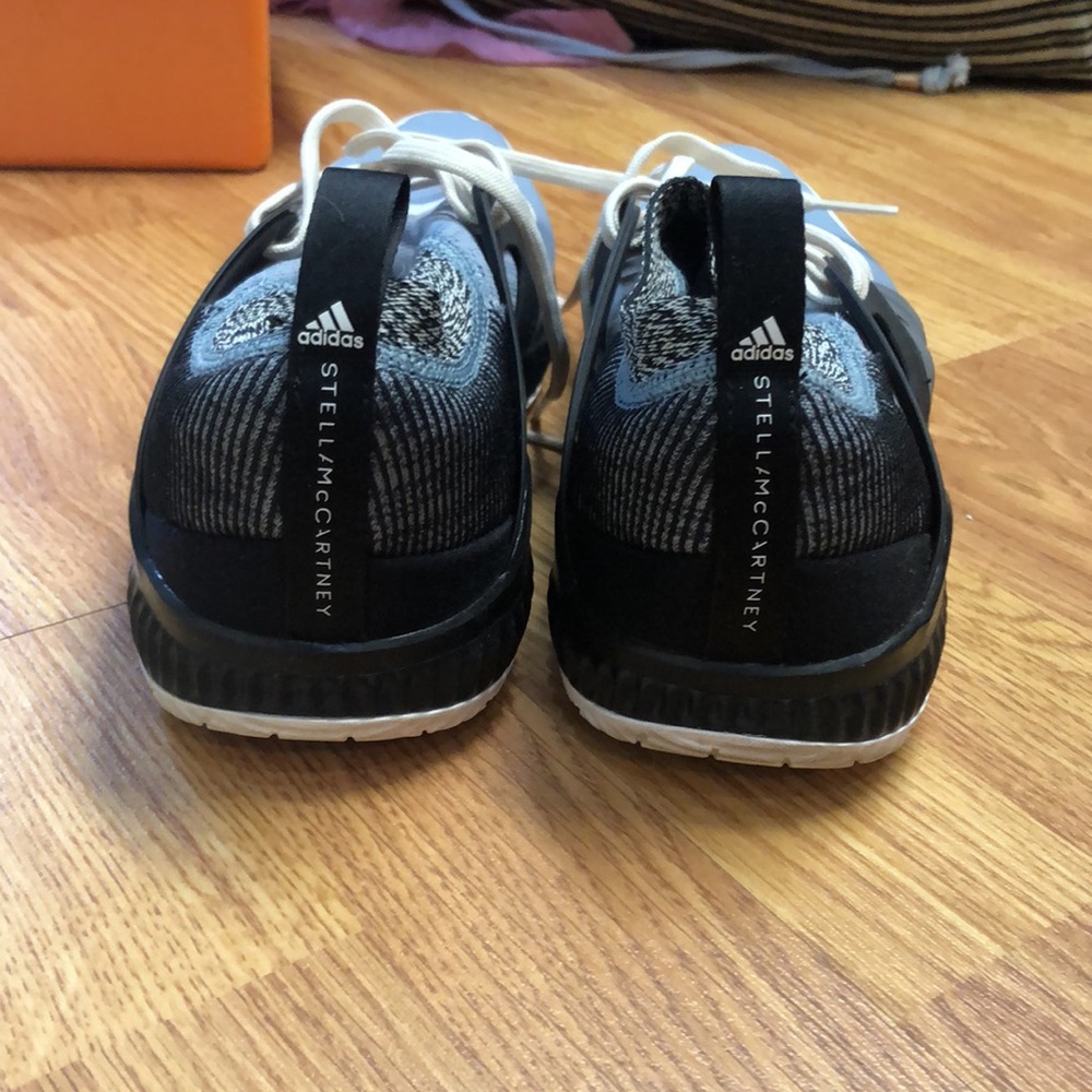 Shoes - Picture 3 of 5